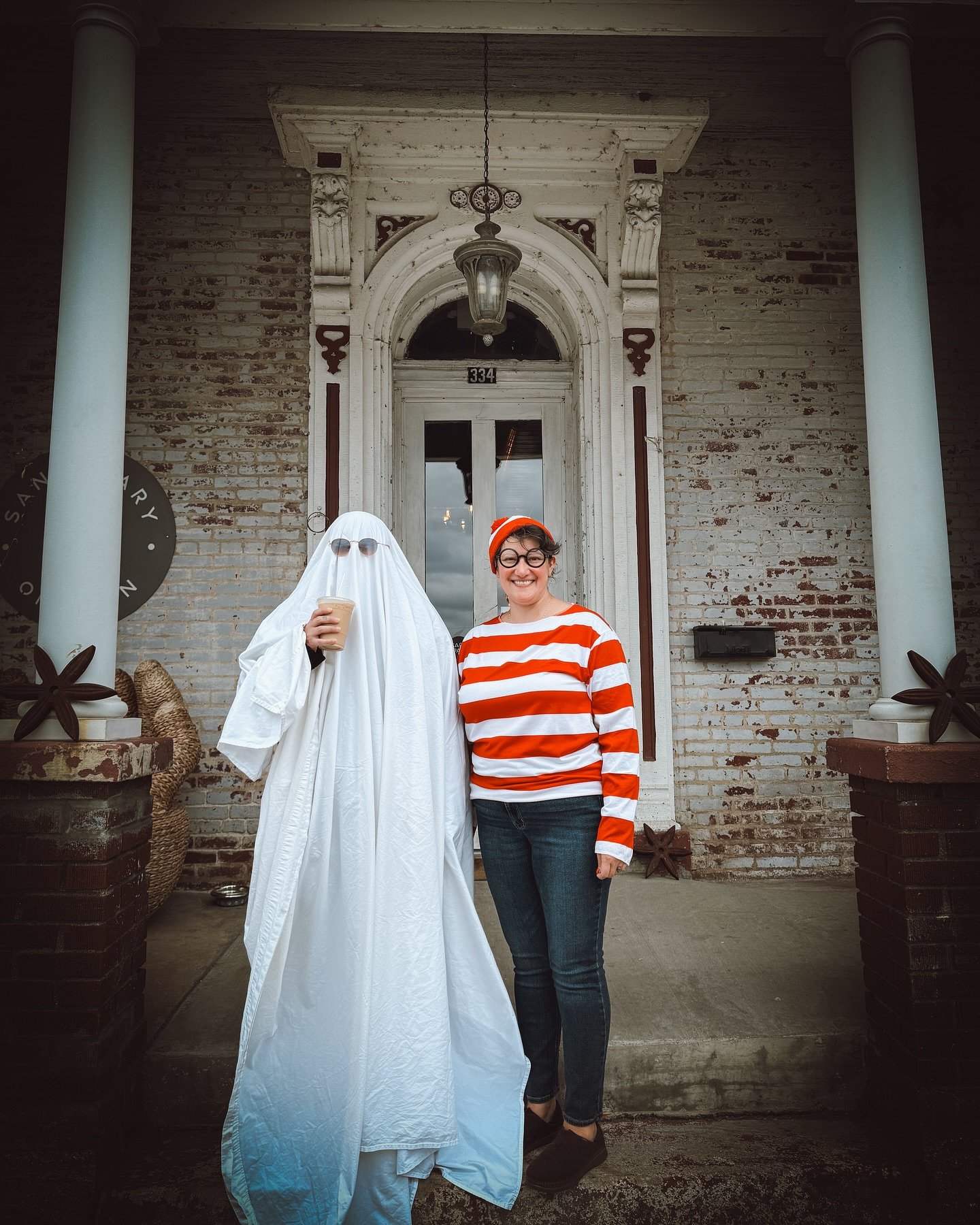 Happy Halloween ghosties and ghouls! 👻🎃
We had a scary good time this morning during @roses9799 therapeutic yoga class! This morning Rose had a costume contest, and @mbdesigns13 ~Medusa 🐍~ won the cauldron of elixir (yummy candy)! 
We hope every